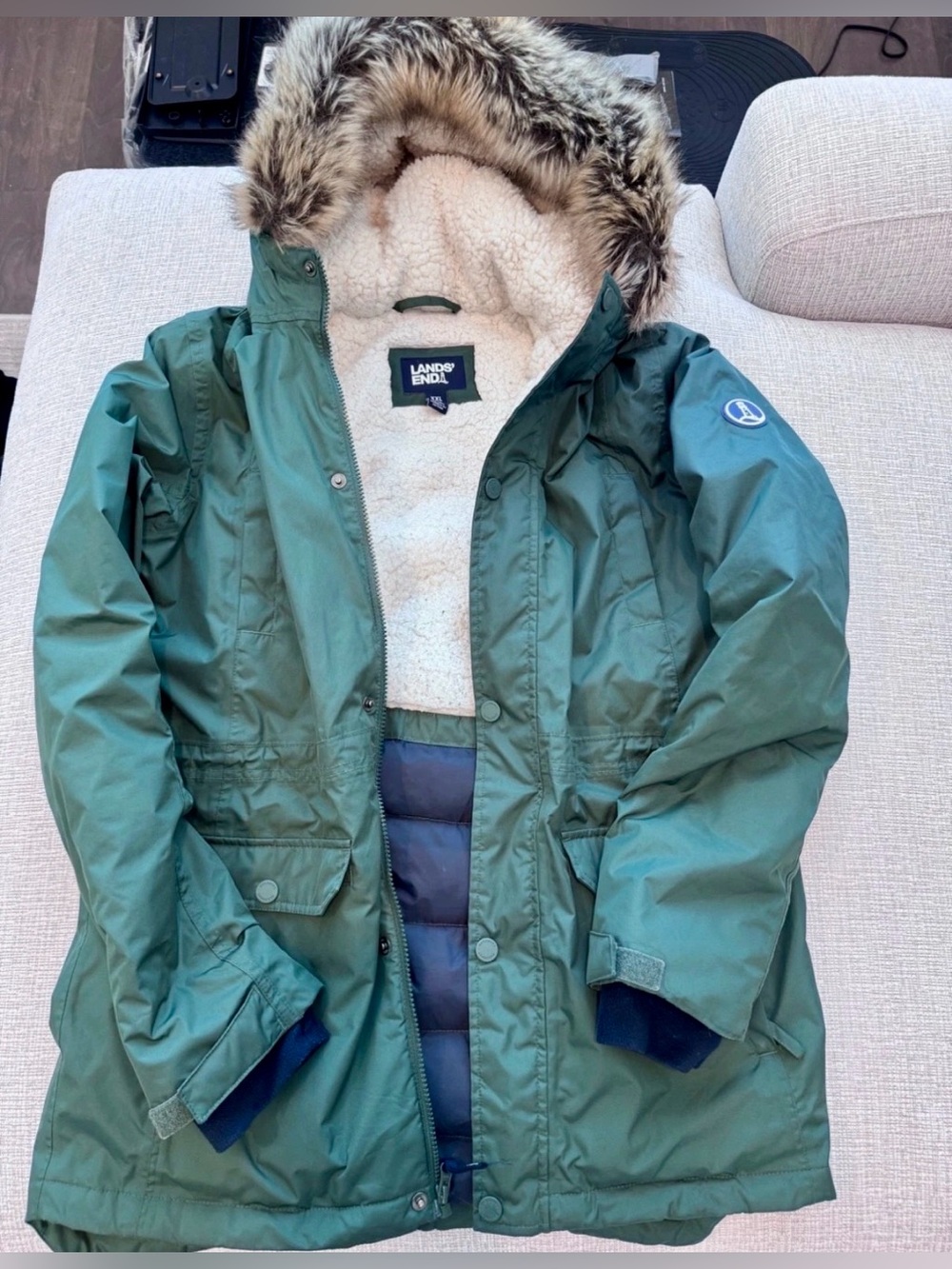 LANDS’ END Woman’s Down Green Parka w/Hood. Size XXL (12-14)